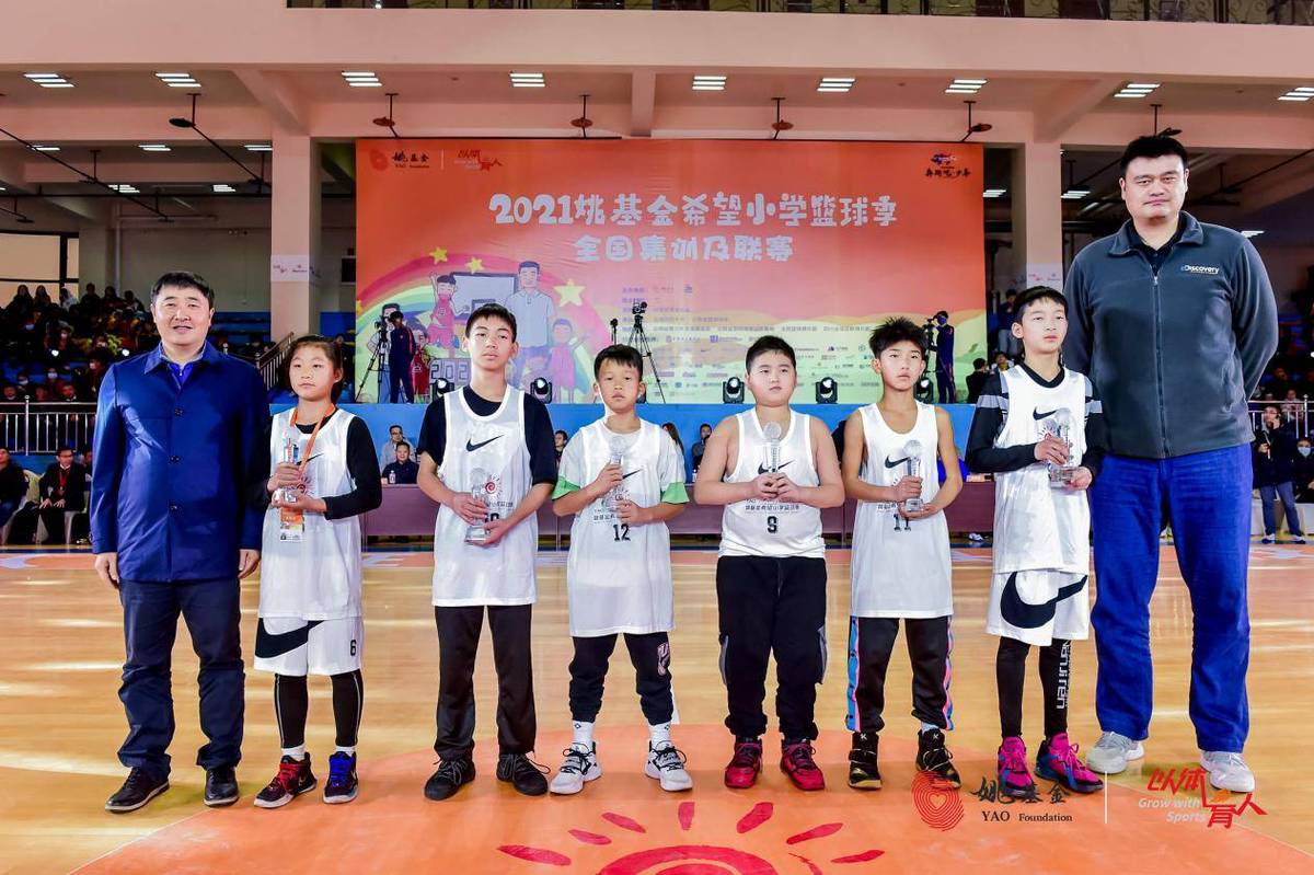 业余篮球爱好者在哪里可以找到表演赛资源_2
